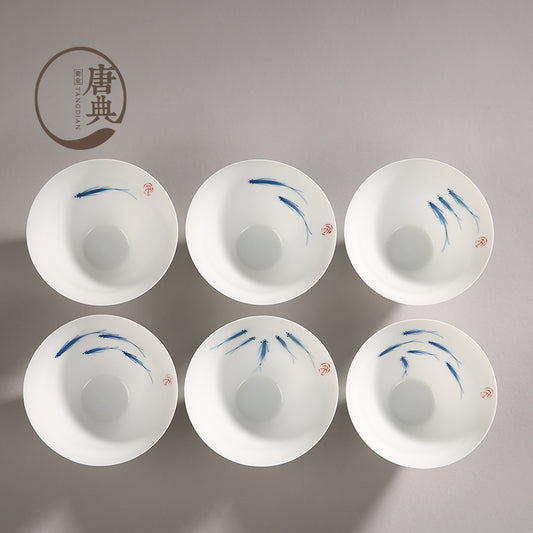 景徳鎮の螺纹の手描き茶杯、陶器の薄焼き功夫用の飲茶用の白磁の茶碗、普洱茶用の音が鳴るカップ